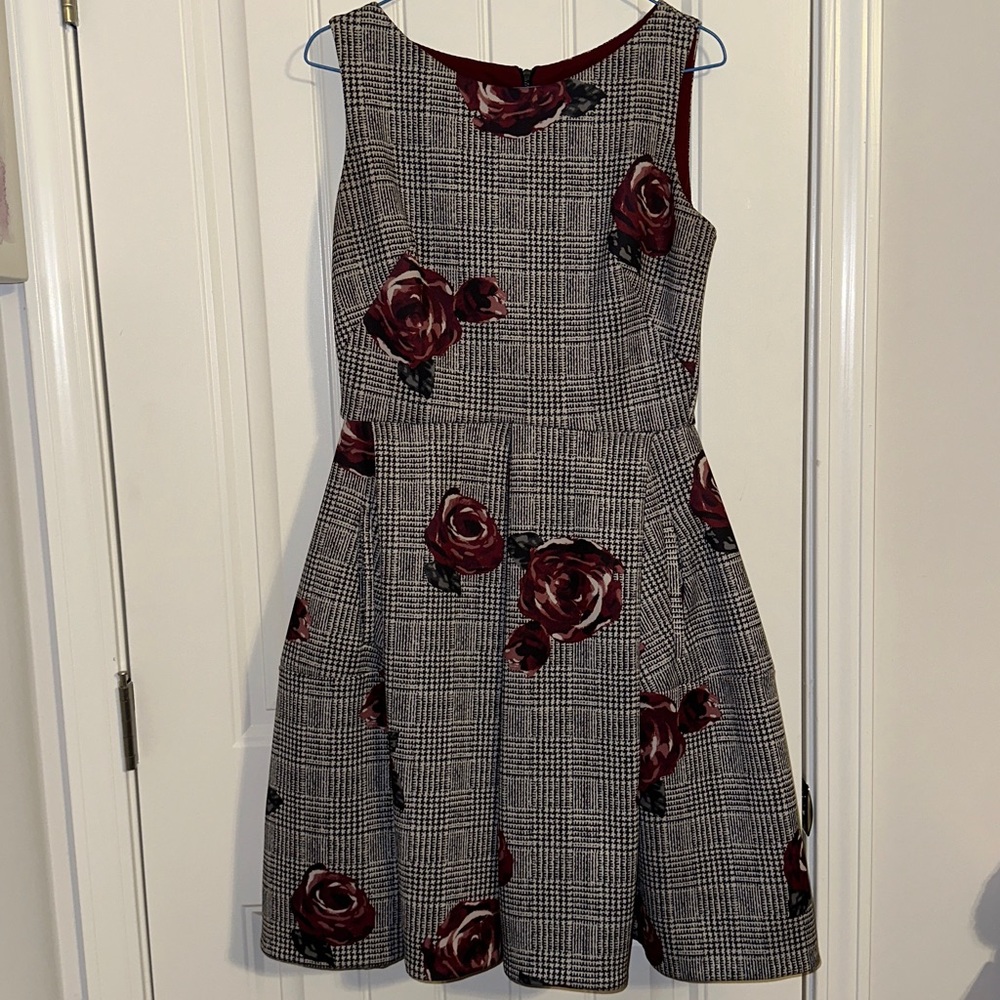 Roz & Ali Black and Gray Plaid Midi Dress with Red Floral Design Size 6